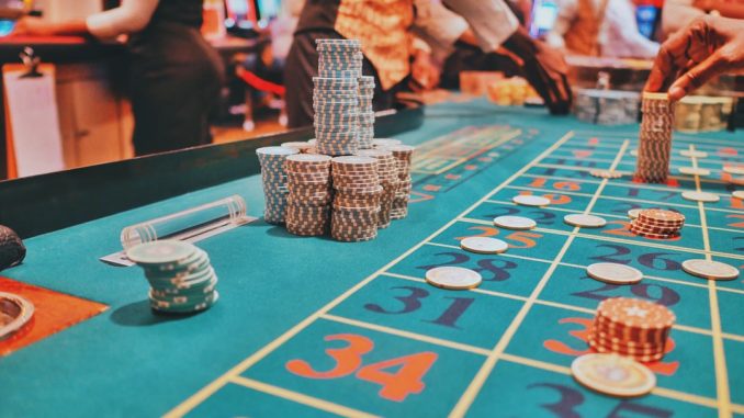 Skillnaden mellan online och fysiska casinon illustration